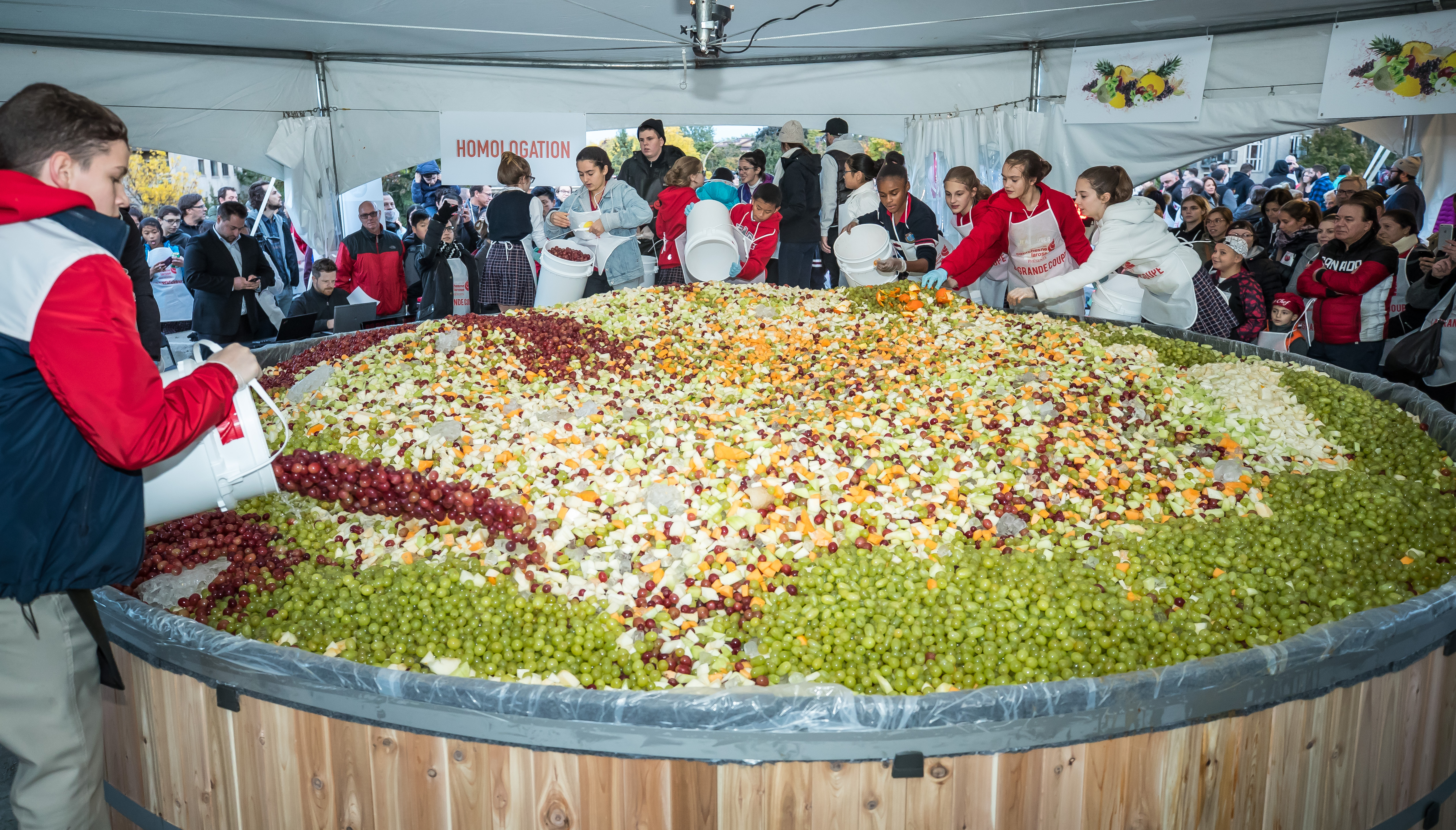 Guiness world record for largest fruit salad